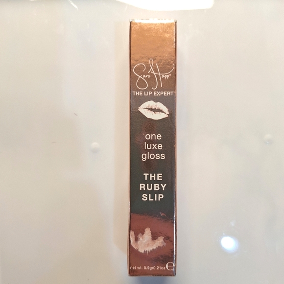 Sara Happ One Luxe Gloss The Ruby Slip red lip gloss - Picture 4 of 13